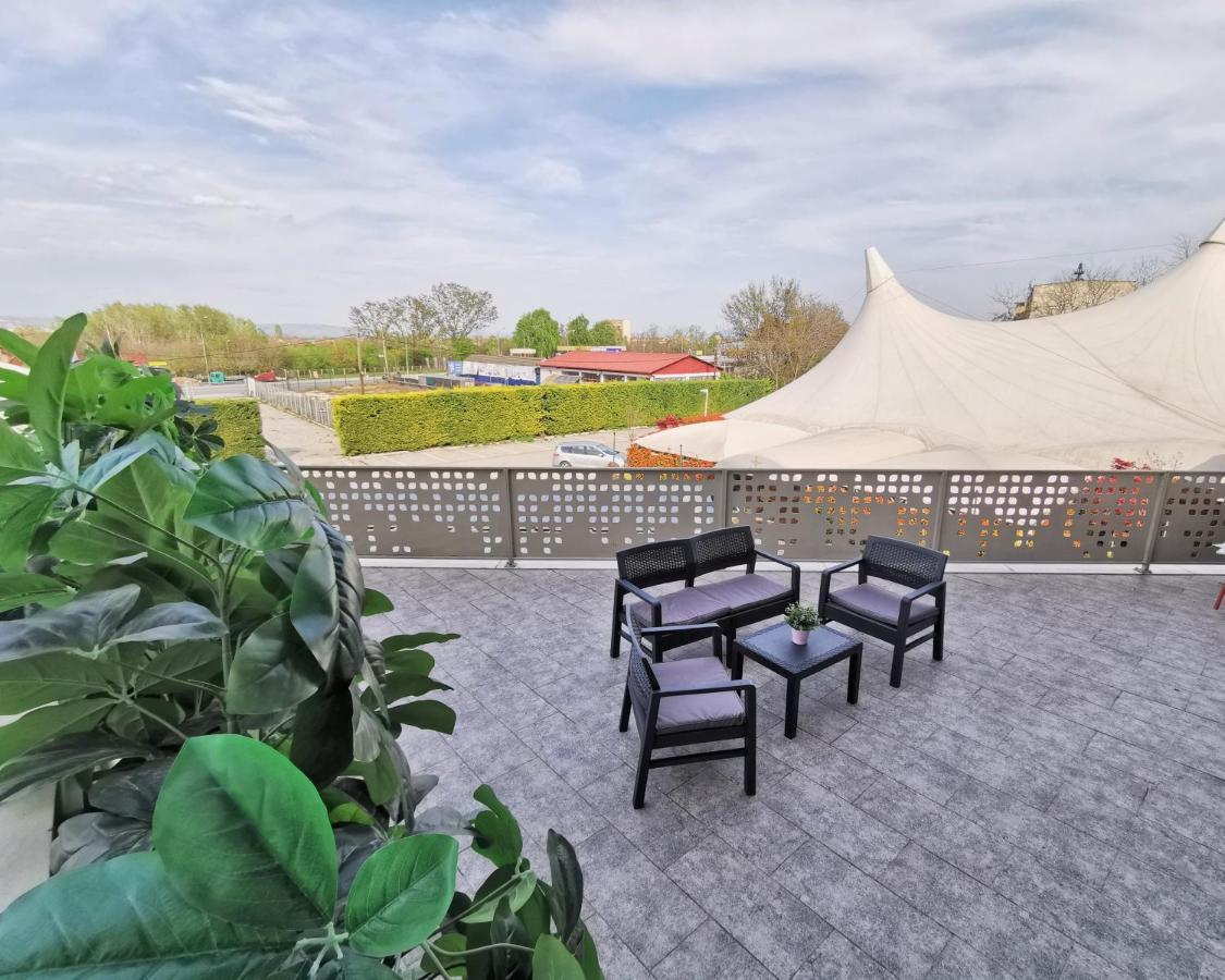 Guest Rooms Denicija سكوبجي المظهر الخارجي الصورة